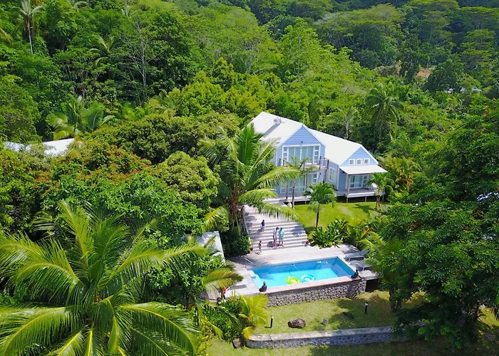 Red Coconut Self-Catering