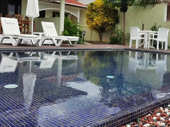 Emma'S Guest House And Self-Catering