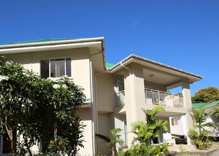 Riverside Residence - Beau Vallon