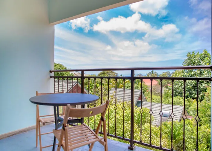 Spacious Apartment With Sea View, Au Cap, 124 M²