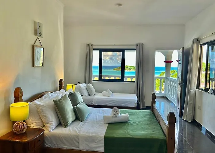 Villea Frangipani 2Br Top Floor Apt Near Airport