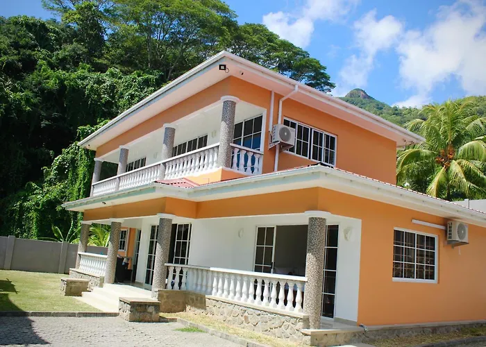 H&M Bayview Apartment Seychelles