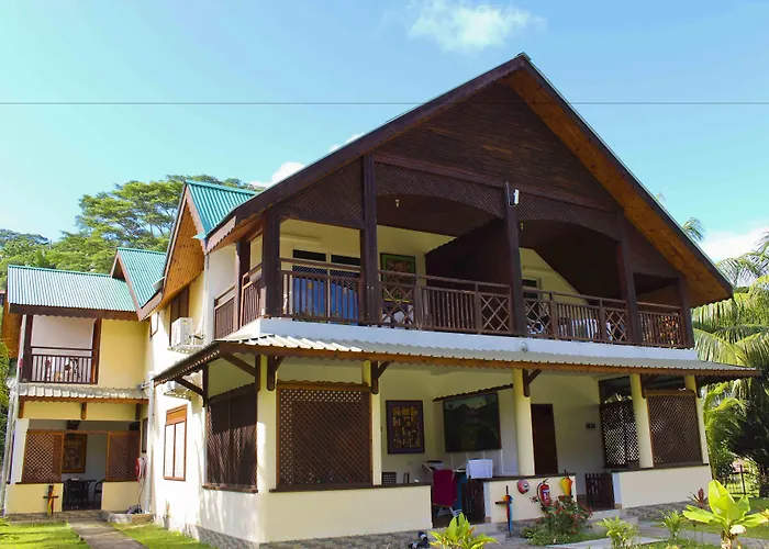 Takamaka Green Village