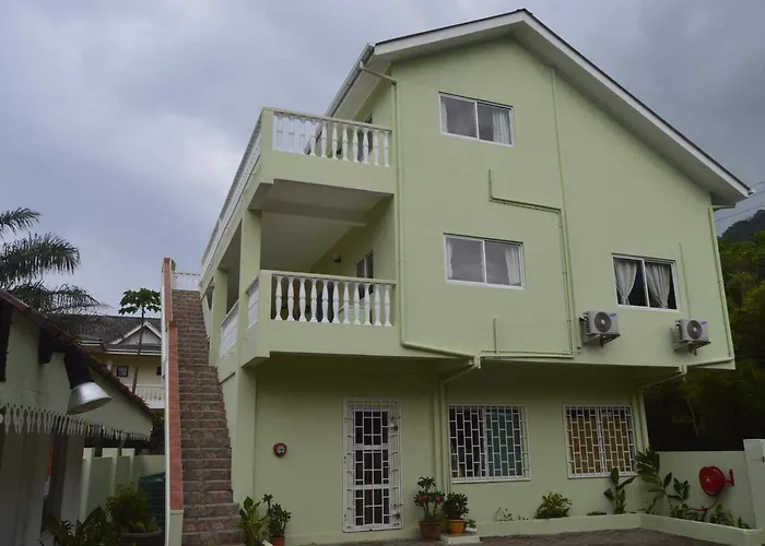 Chez Payet Airport Guesthouse