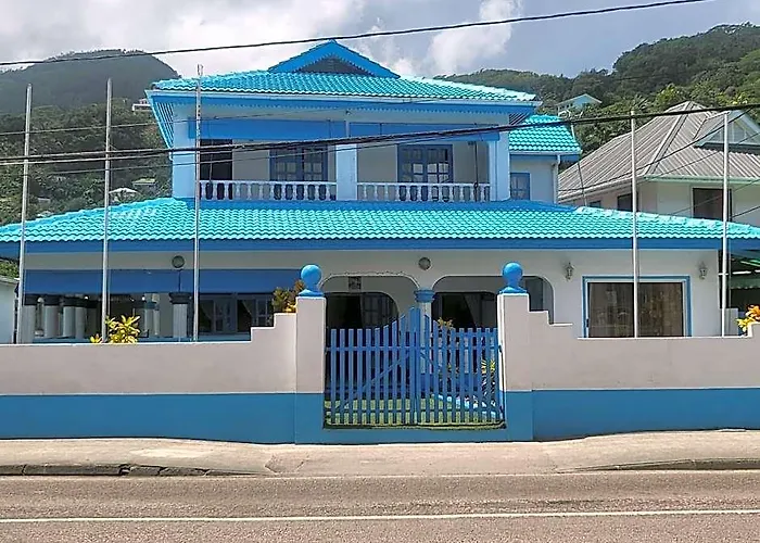 Le Chateau Bleu Hotel