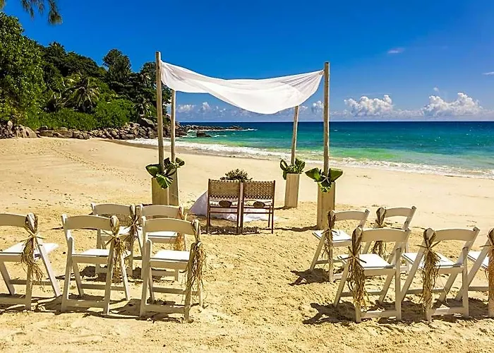 Carana Beach Hotel