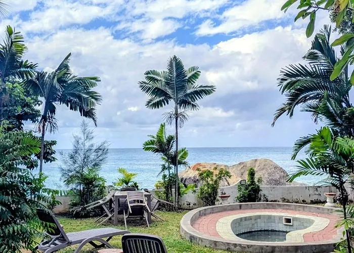 Le Roche De Machabee La Maison Au Bord De La Mer